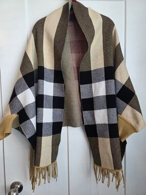 0070.  Plaid Fringe Poncho Wrap in Black, Cream & Camel